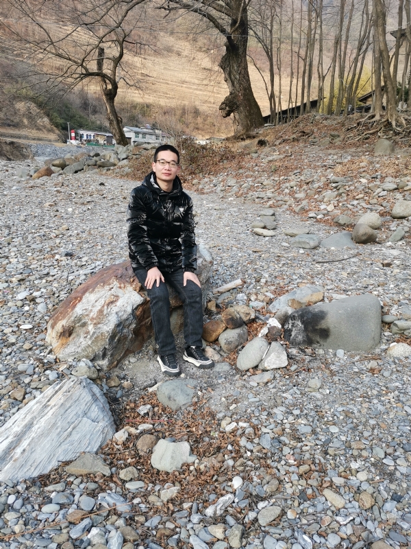 众里寻她的第一张照片--新疆交友中心